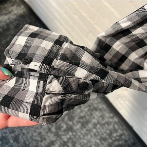 VANS | Plaid Shirt Button Up Top - Picture 7 of 11